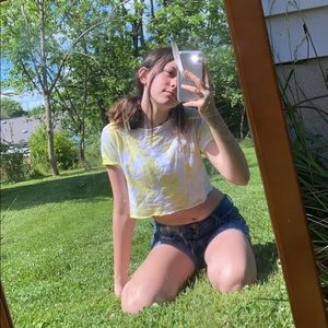 Yellow, Tie-Dyed cropped tee